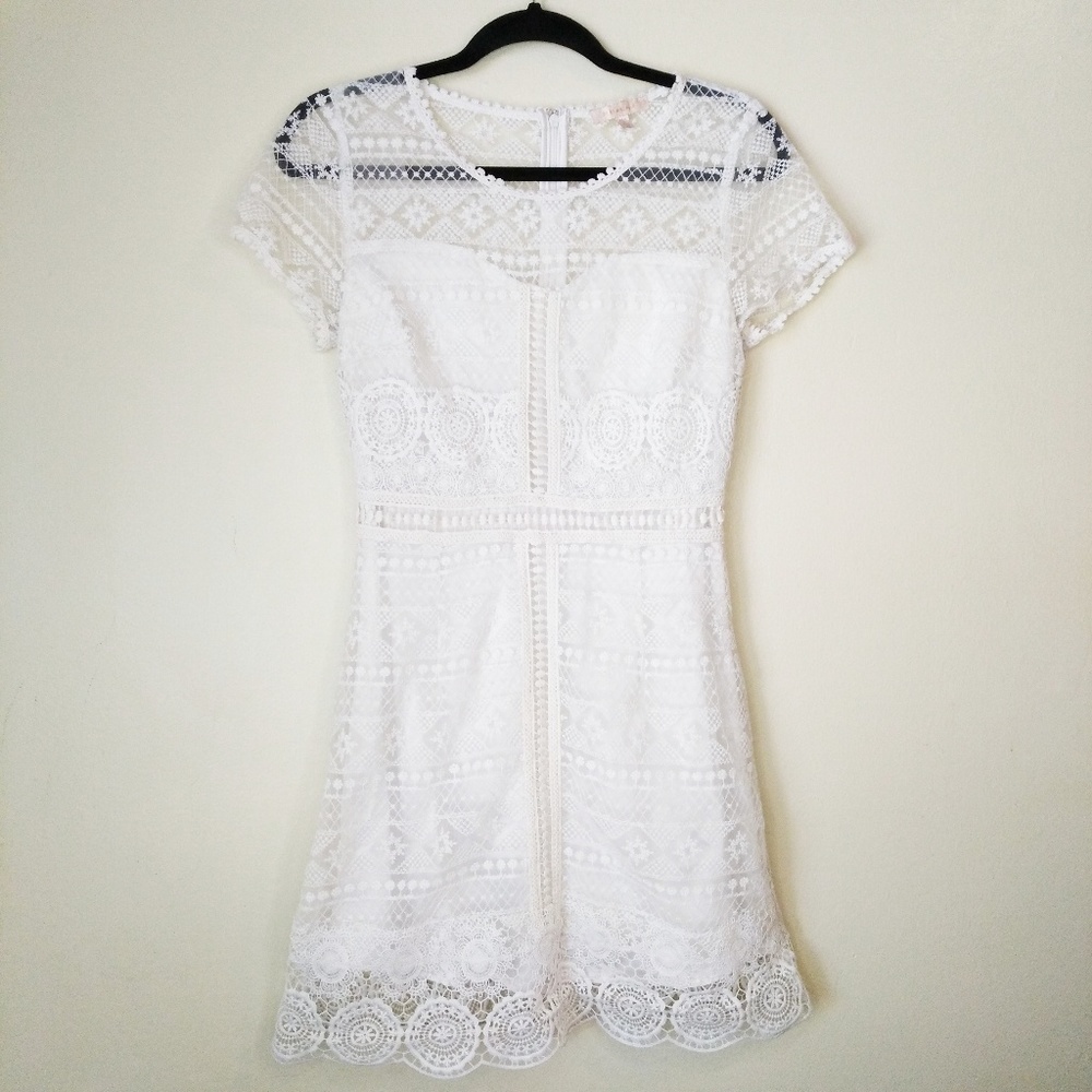 Skies are blue white lace dress size extra small